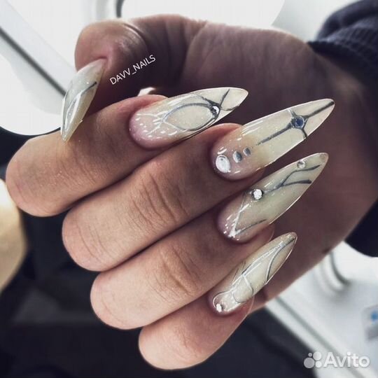 Маникюр в салоне (ТЦ Меркурий) неубиваемые ногти