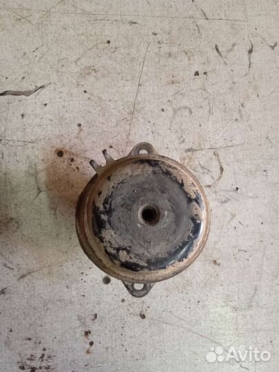 Подушка двигателя Volkswagen Golf 3 Фольксваген