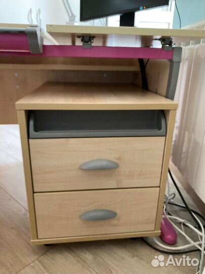 Растущая парта Дэми с тумбой