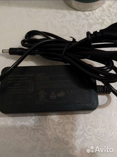 Зарядка для аккумулятора электровелосипеда 36v