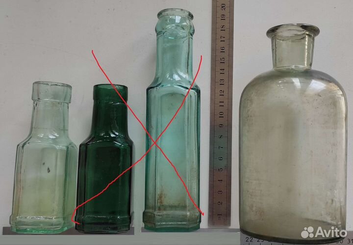 Старинные аптечные бутылочки и пробки
