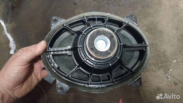 Динамик в зaднюю полку toyota camry v50