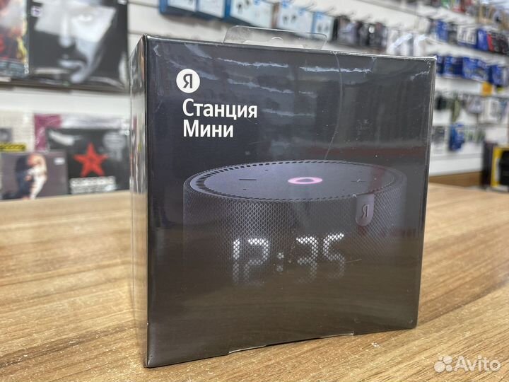Колонка Яндекс Станция Мини с часами