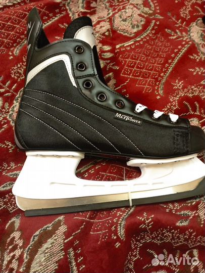 Коньки хоккейные