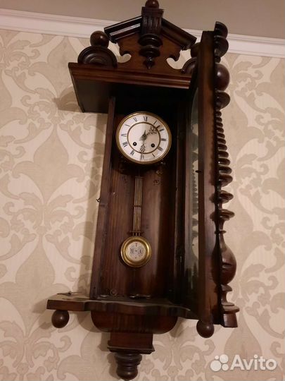 Старинные настенные часы