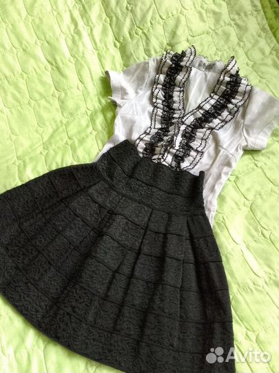 Костюм с юбкой