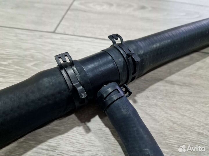 Патрубок радиатора Audi 80 B4 2.0 ABK 8A0121101B