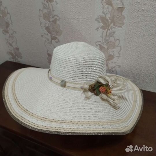 Шляпы пляжные новые продаются