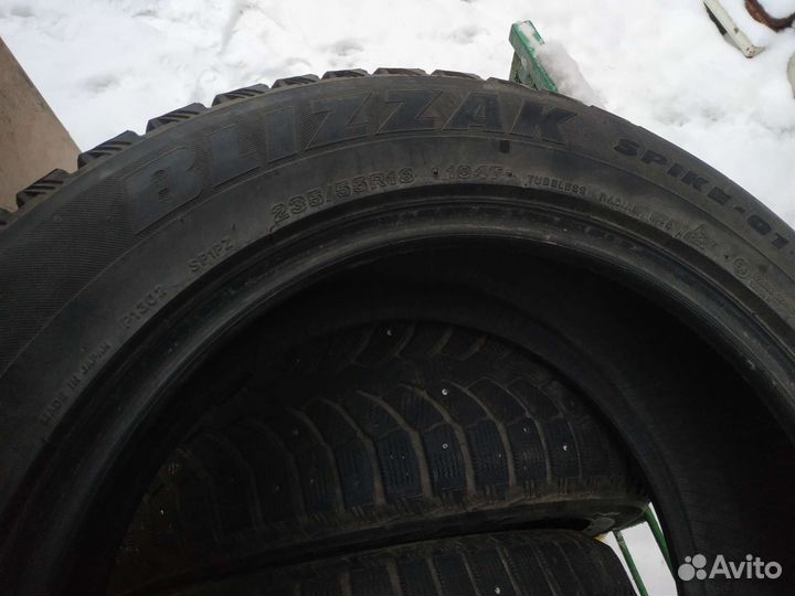 Bridgestone Blizzak Spike-01 235/55 R18