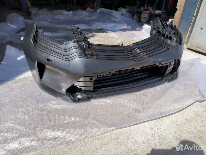 Передний бампер toyota camry 55