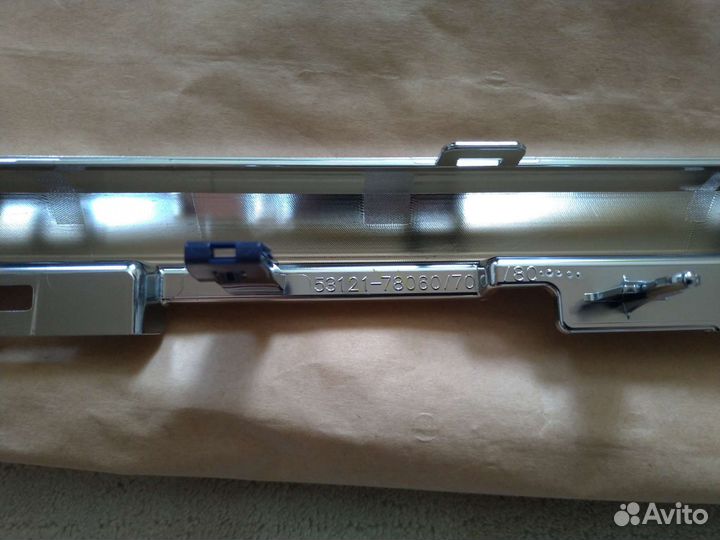 Молдинг решетки радиатора Lexus NX 2017-2022