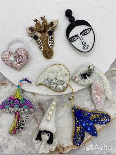 Брошь из бисера