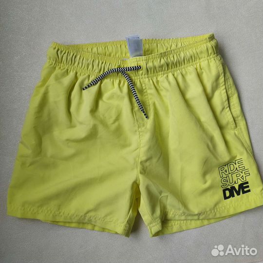 Новые пляжные шорты на мальчика 122/128