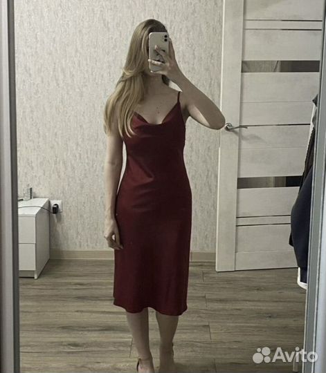 Платье атласное