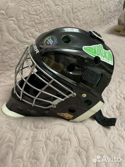 Хоккейный шлем