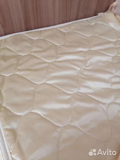 Продаю кровать детскую б/у в хорошем состоянии