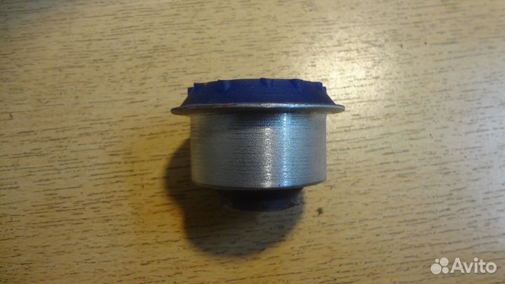 Mitsubishi Delica Сайленблок верхнего рычага