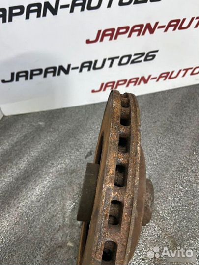 Ступица с диском передняя левая Mercedes-Benz