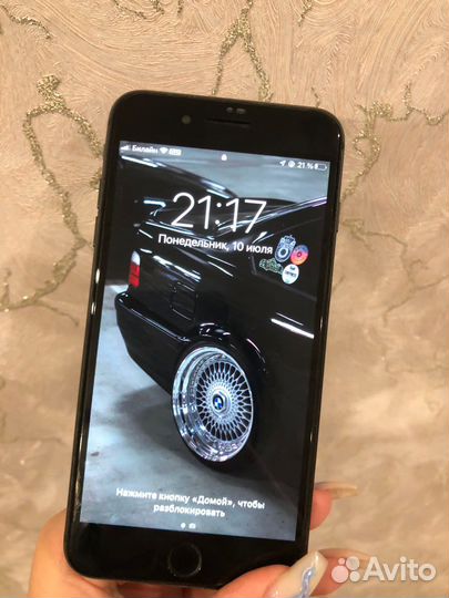 Телефон iPhone 8 plus 128 gb