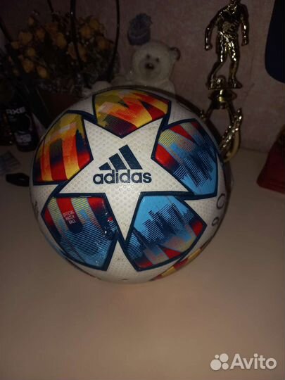 Футбольный мяч Adidas