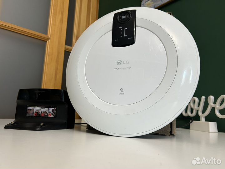 Родот-пылесос LG HOM-BOT VR5942L CordZero