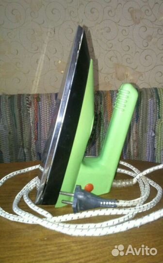 Подставка для утюга и утюг