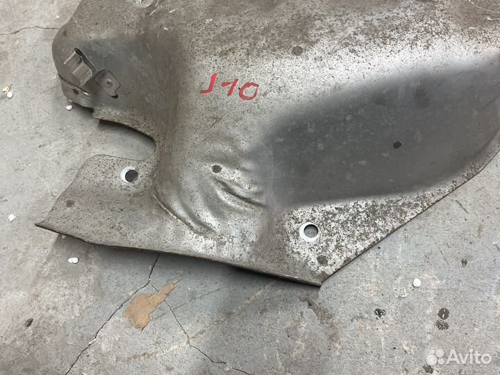 Теплоэкран коллектора Nissan Qashqai j10 mr20de