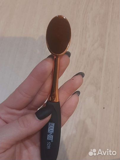 Кисть для макияжа