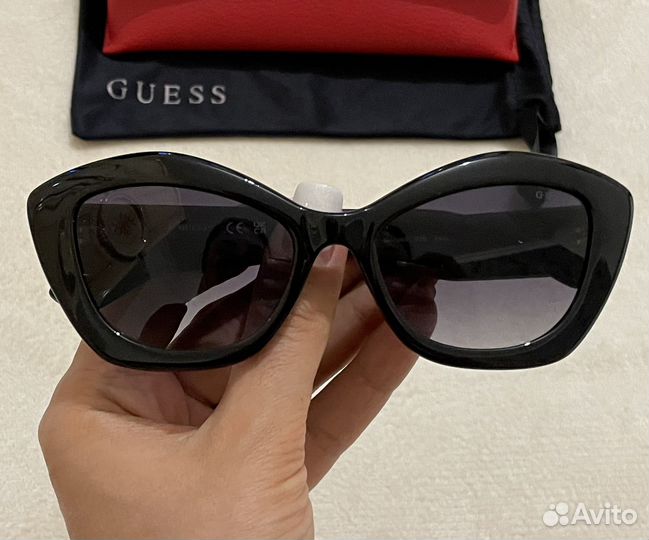 Солнцезащитные очки guess