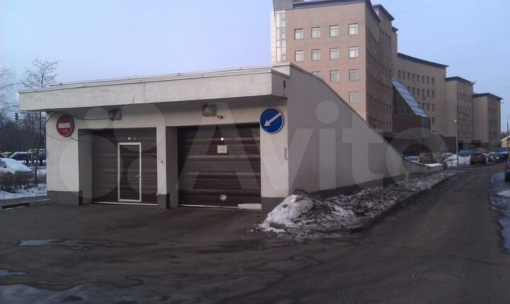 Машиноместо, 14 м²