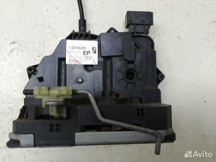 Замок двери задний левый Opel Corsa D 2006-2015