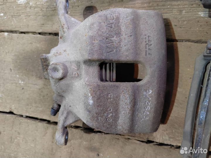 Передние тормозные суппорта skoda octavia a7