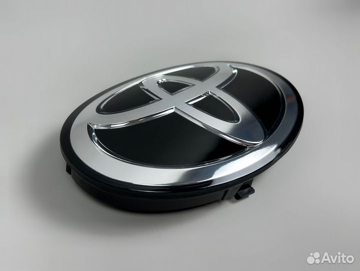 Эмблема в решетку Toyota Land Cruiser 200 с16г
