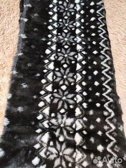 Искусственный чёрный мех