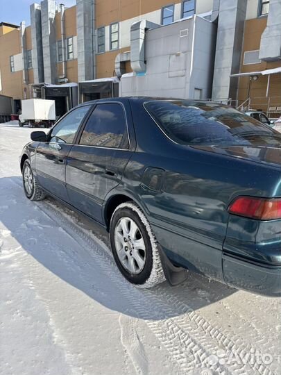 Toyota Camry 2.2 AT, 1997, 320 000 км