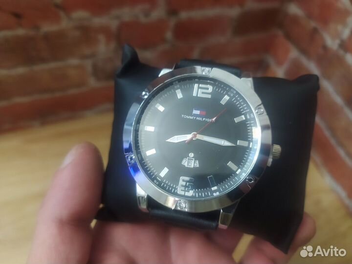 Часы Tommy Hilfiger