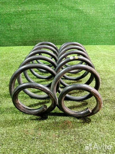 Пружина подвески (комплект) задняя Volkswagen Golf