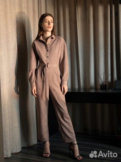 Комбинезон бежевый
