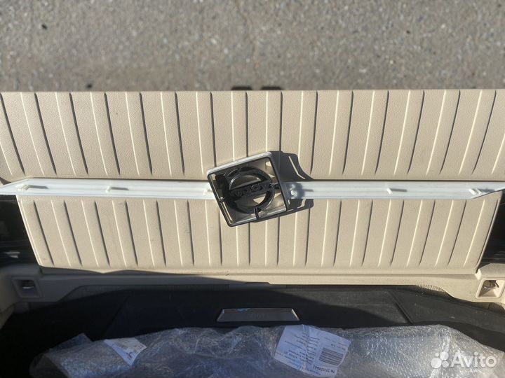 Эмблема решетки радиатора volvo(логотип)