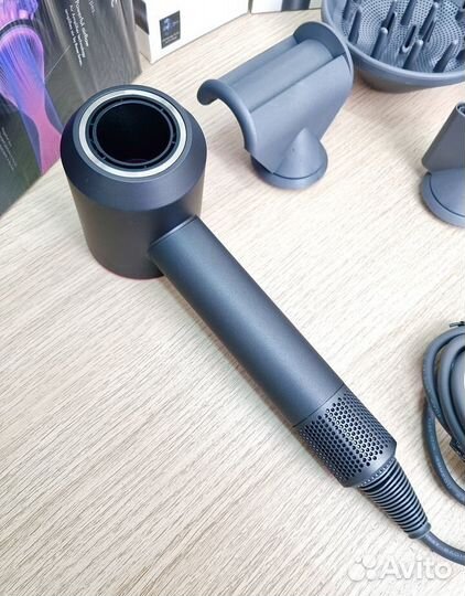 Фен Dyson Supersonic