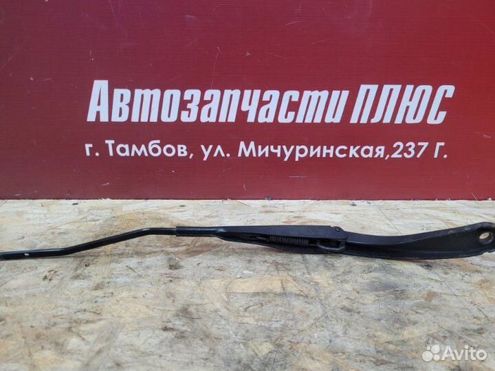Поводок дворника передний левый Renault Logan