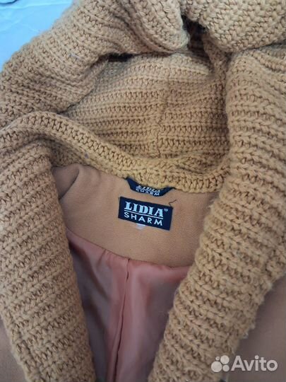 Женское пальто ручной вязки