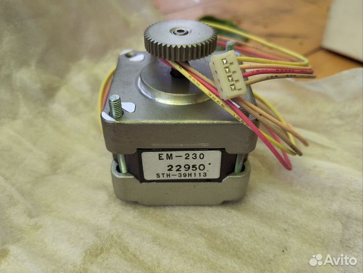 Шаговый двигатель для принтера