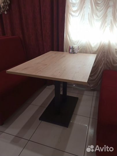 Стол для кафе