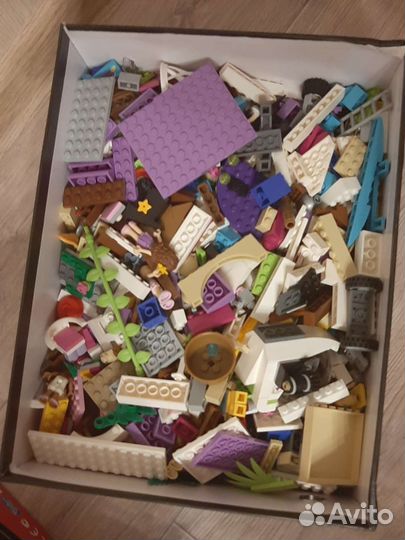 Коробка деталей Lego
