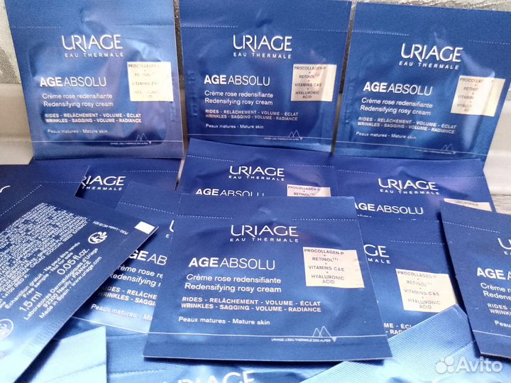 Uriage age absolu устраняет все признаки старения