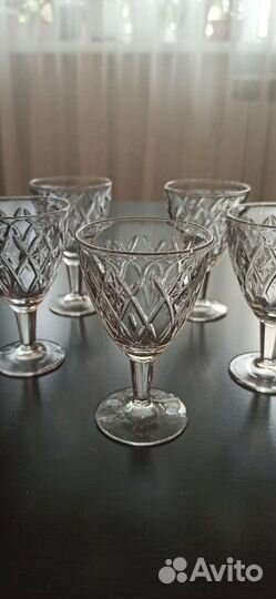 Рюмки стопки на высокой ножке