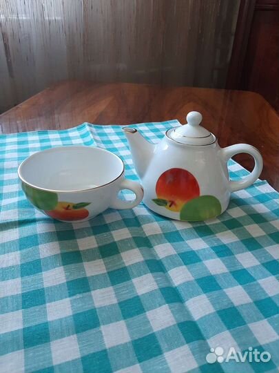 Стильный заварочный чайничек и чашечка