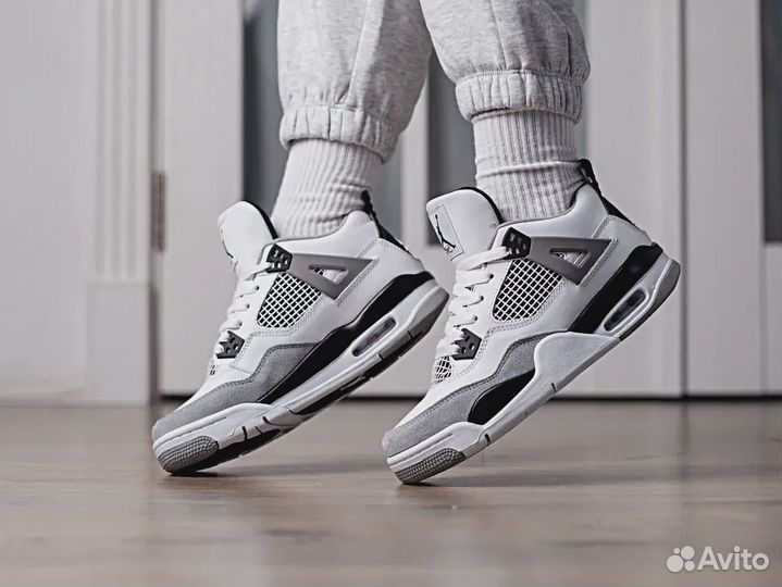 Nike Air Jordan 4 Retro 