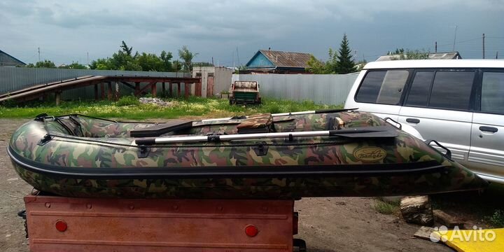 Продам пвх лодку badger hunter 340